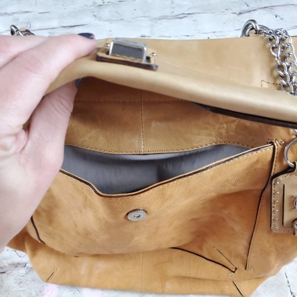 Olivia Harris Square Flap Shoulder Bag Purse Handbag Tan Leather Tote Classic - Picture 6 of 8